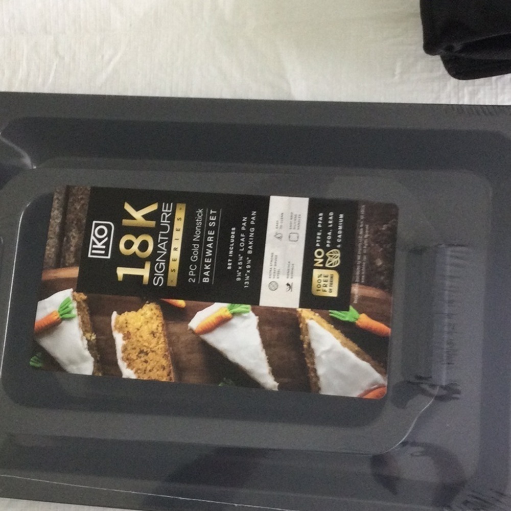 Home 18K Signature Series 2 pc. BAKEWARE Set Nonstick by IKO New